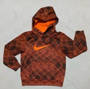 Boys 6med. Fits 5 to 6 yrs. NIKE DRI FIT HOODED SWEATER. LIKE NEW